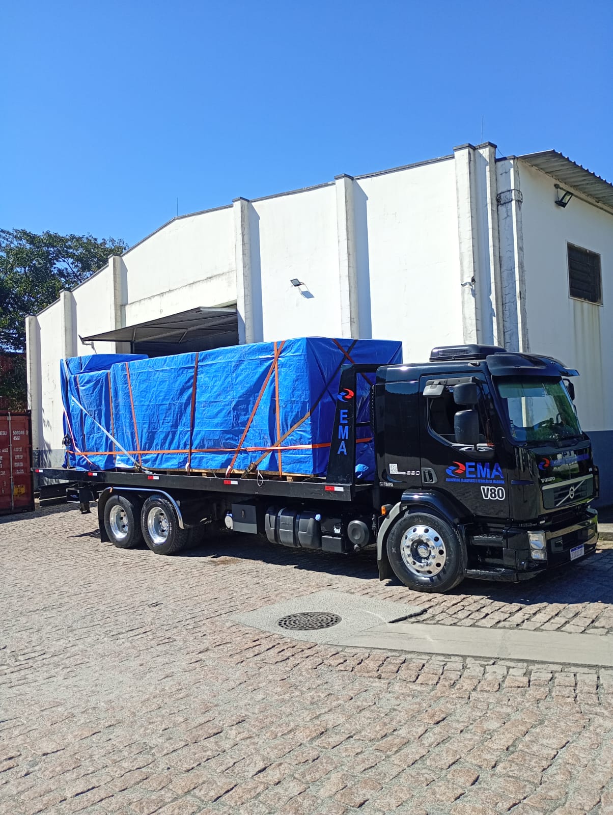Transporte rodoviário de máquinas e equipamentos: planejamento para cada operação